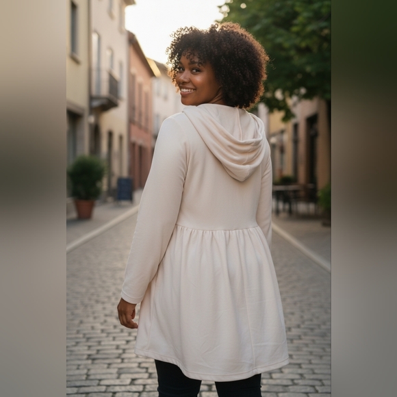 NWT CITY HEART SZ. 3X CREAM ZIPPERED HOODIE - Picture 2 of 12